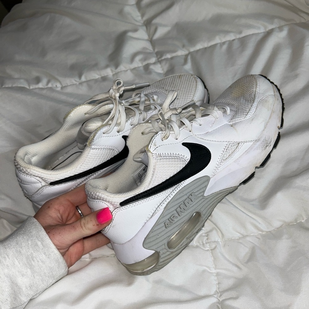 White air maxes